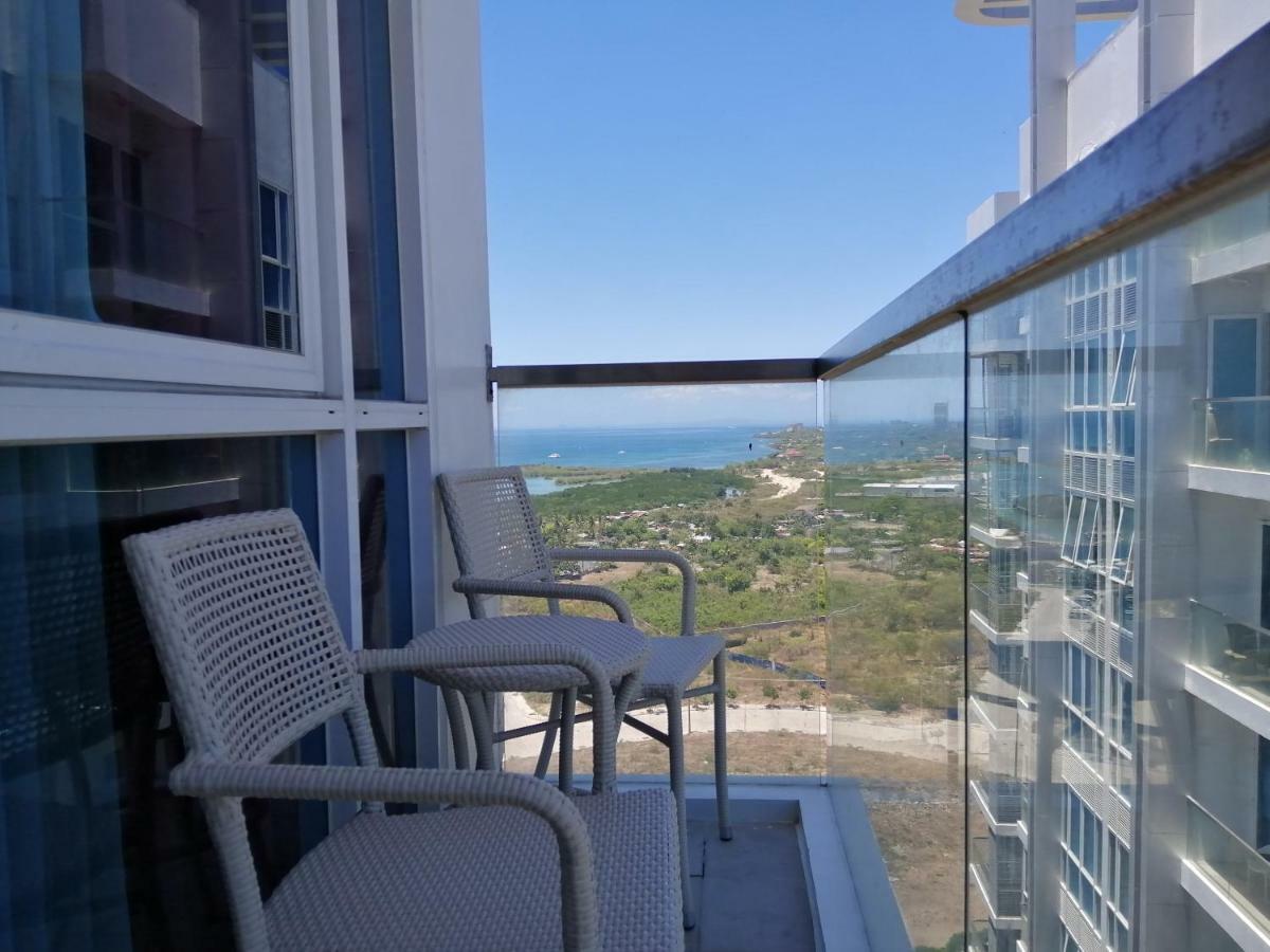 Apartamento Mactan Newtown Deluxe Island Breeze Isla de Mactán Exterior foto